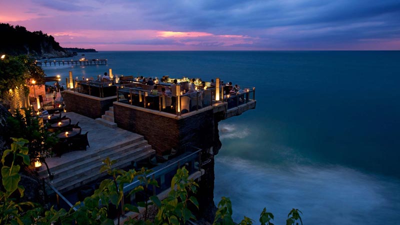 https://www.mandaley.fr/wp-content//2018/09/rooftops-a-bali-rock-bar.jpg