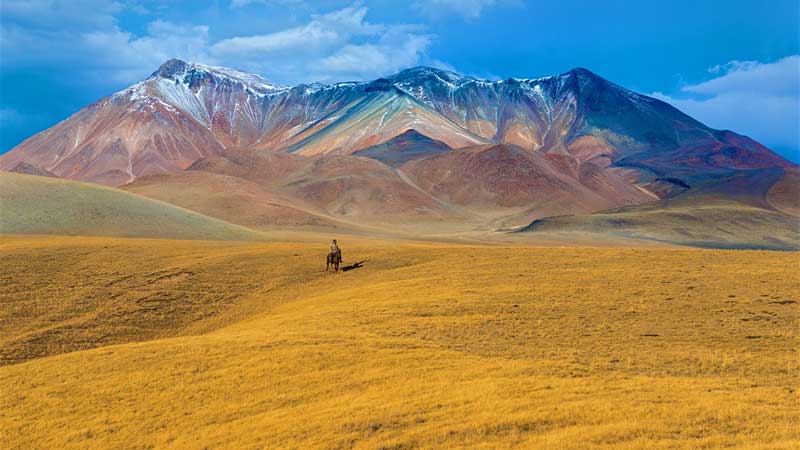 https://www.mandaley.fr/wp-content//2019/04/voyage-au-kirghisiztan-montagnes.jpg