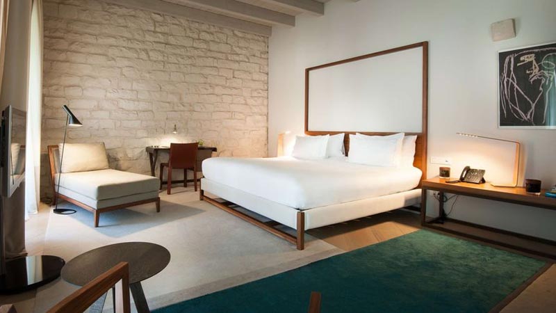 https://www.mandaley.fr/wp-content//2019/05/hotel-de-charme-a-barcelone-chambre.jpg