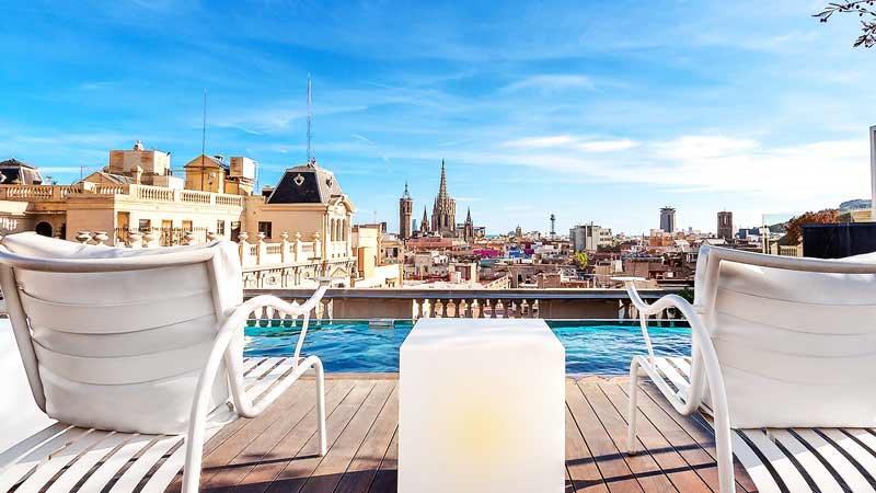 https://www.mandaley.fr/wp-content//2019/06/hotel-avec-piscine-a-barcelone-piscine.jpg