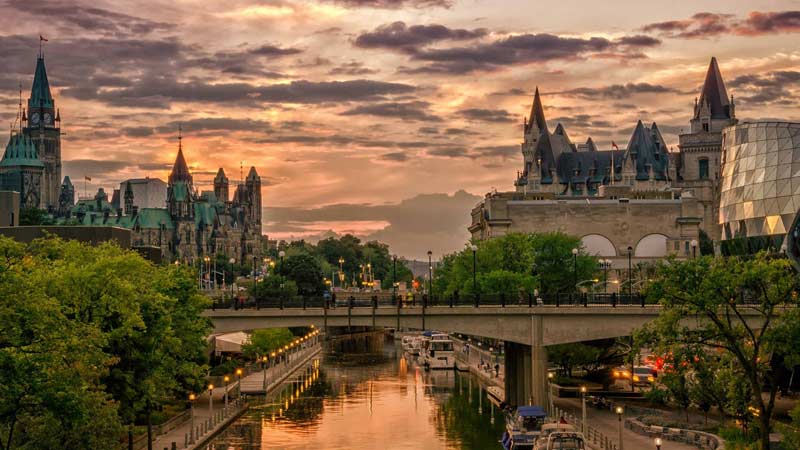 https://www.mandaley.fr/wp-content//2019/10/ottawa-capitale-canadienne.jpg