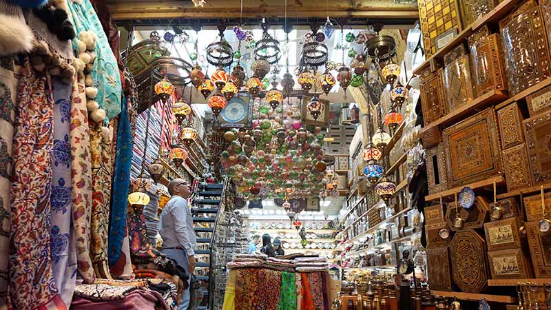 https://www.mandaley.fr/wp-content//2019/12/visiter-mascate-souk1.jpg