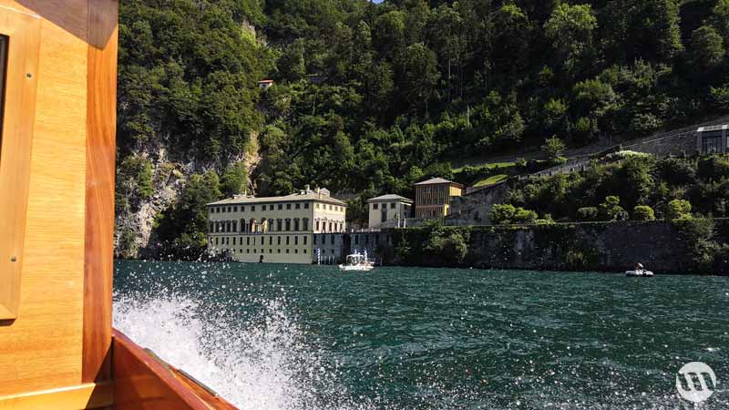 https://www.mandaley.fr/wp-content//2019/08/villa-de-luxe-sur-le-lac-de-come-vue.jpg