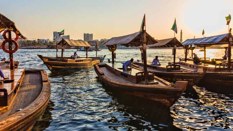 https://www.mandaley.fr/wp-content//Dubai-authentique-quais.jpg