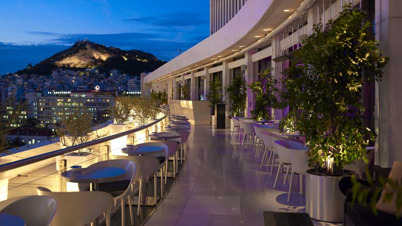 https://www.mandaley.fr/wp-content//rooftops-a-athenes-galaxy-bar.jpg