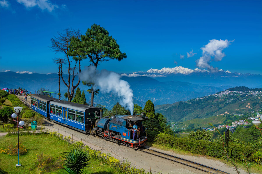 https://club.mandaley.fr/wp-content/uploads/2019/04/1-Darjeeling-Himalayan-Railway.jpg